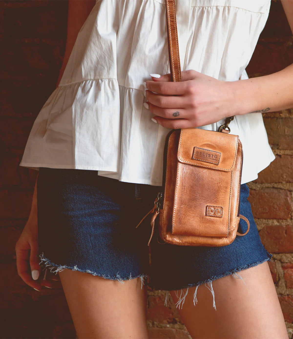 Bedstu Alelike Crossbody in Tan Rustic