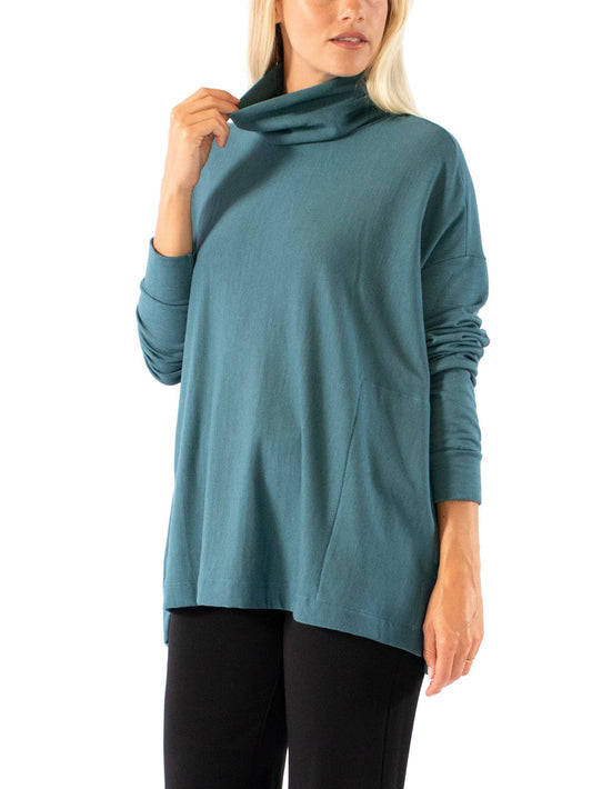 Capote Lauren Turtleneck in Marine