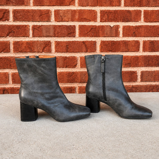 Chocolat Blu Darya Boot-Black