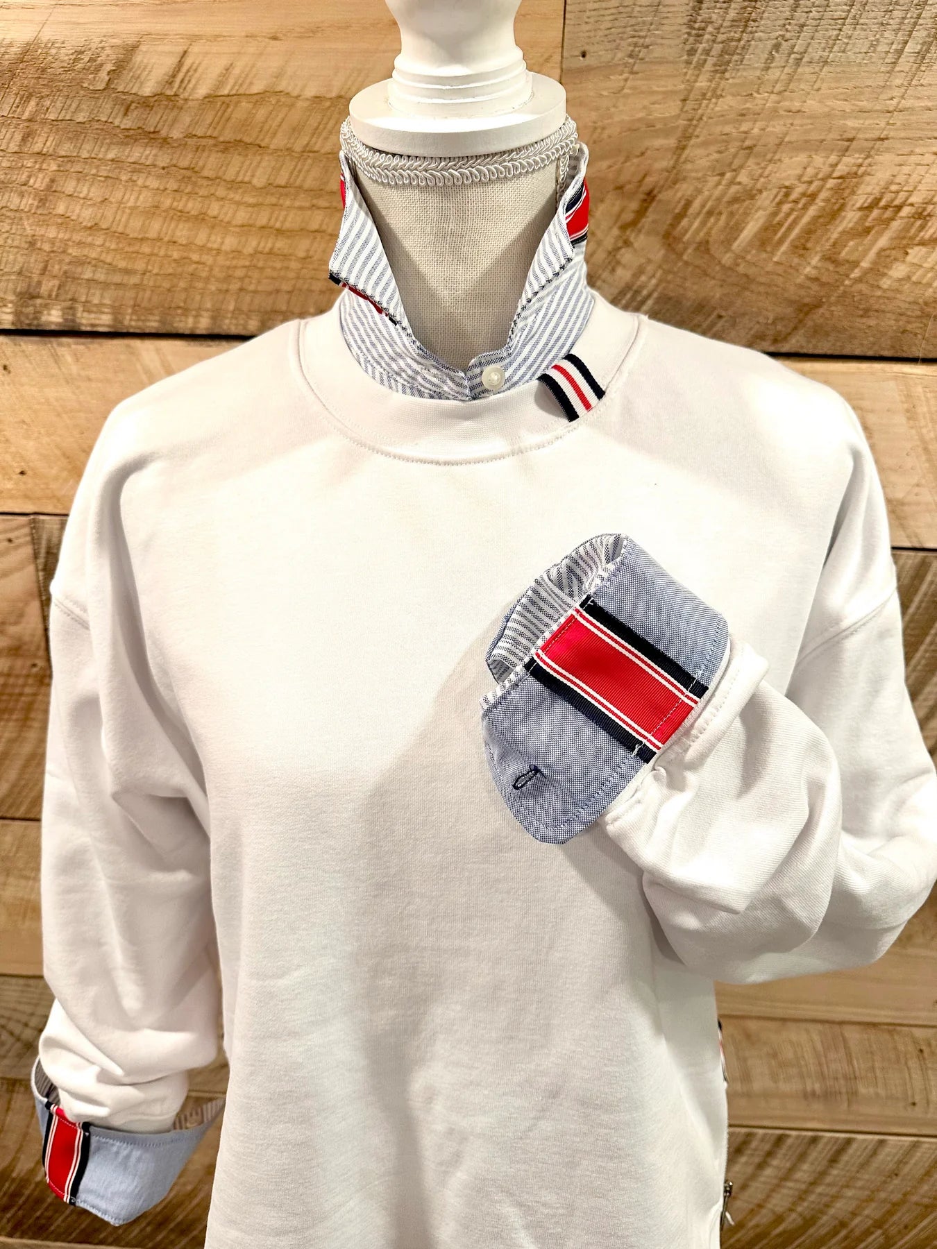 Pearly Vine Danny Sweatshirt-White W/Navy, White, & Red Ribbon